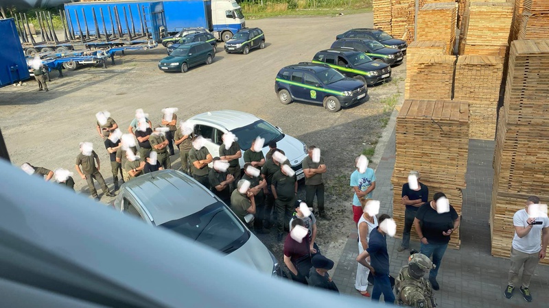 На деревообробному підприємстві на Волині – чергові обшуки. ФОТО