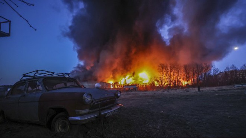 Росія масово порушує закони та звичаї війни в Україні