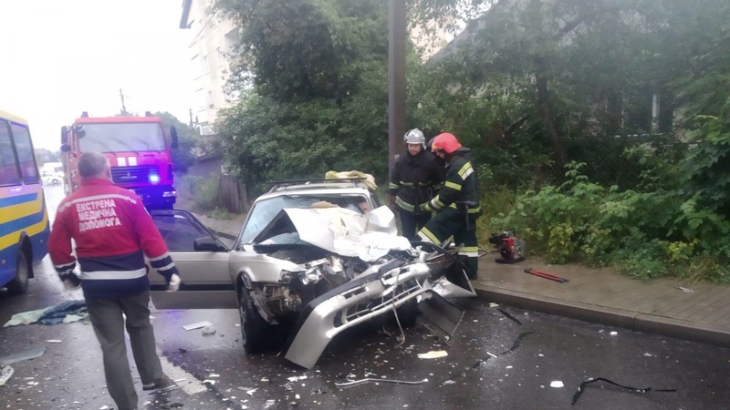 На автотрасі Львів-Радехів-Луцьк аварія з потерпілими. ФОТО. ВІДЕО