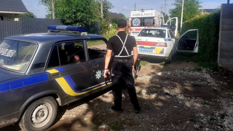 Проник в помешкання та побив жінку: у Нововолинську затримали дебошира