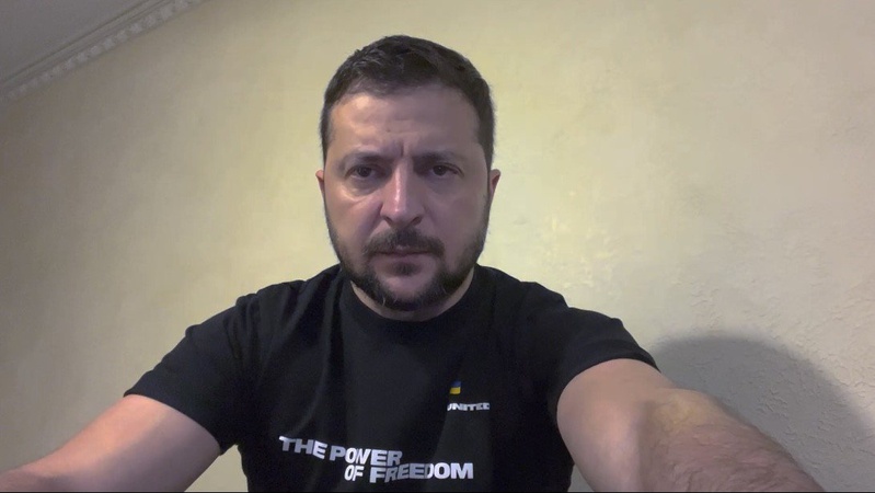 Вони там покусали одне одного, – Зеленський про військовий провал росії у Лимані