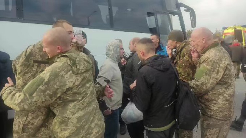 Зеленський: Обміни полоненими бувають прямо на полі бою