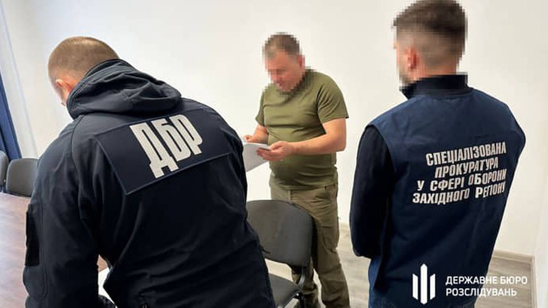 Затримали головного військкома Рівненщини: є відео його знущань над підлеглим