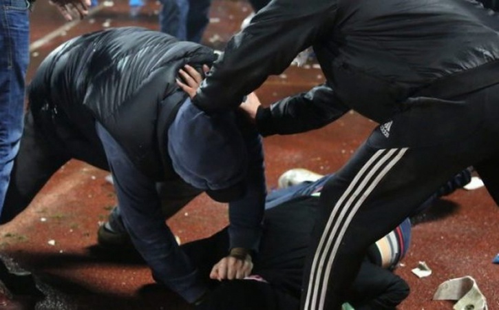 На зупинці під Луцьком чоловіки побили і пограбували волинянина