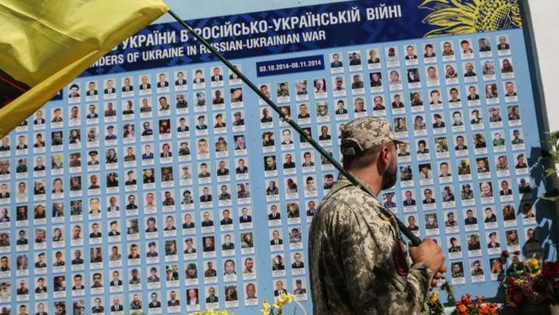 У Міноборони пояснили, чому не розголошують, скільки військових загинули