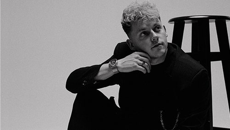 Пісня про всіх тих, чиї життя забрала війна: луцький співак випустив новий трек