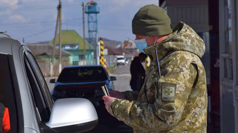 Виїжджати з України в ЄС можна й далі без закордонного паспорта – рішення Держприкордонслужби