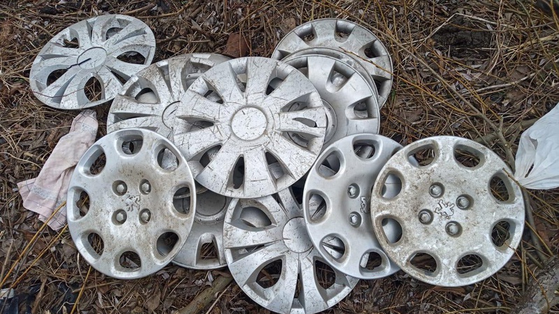 Лучанин у восьми ковельчан познімав із автівок ковпаки