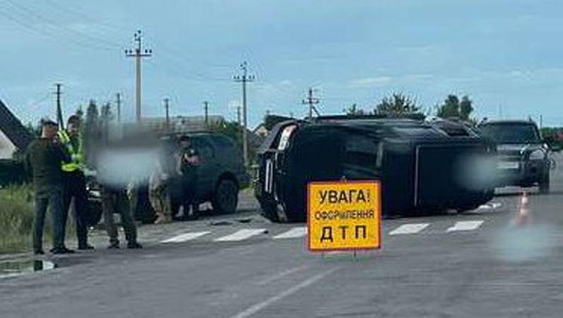 Від удару машина перекинулася: поблизу Любешова ДТП за участі двох автівок