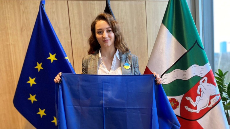 Студентка волинського вишу допомагає Україні з-за кордону