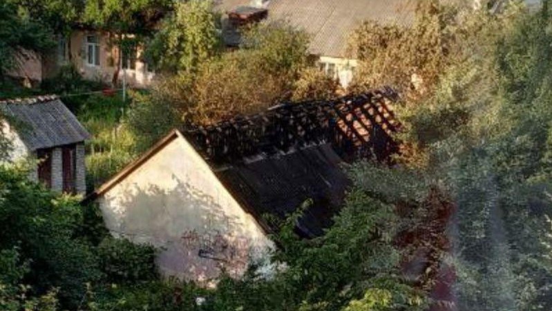 У Ковелі згоріли сараї поблизу лікарні. ВІДЕО