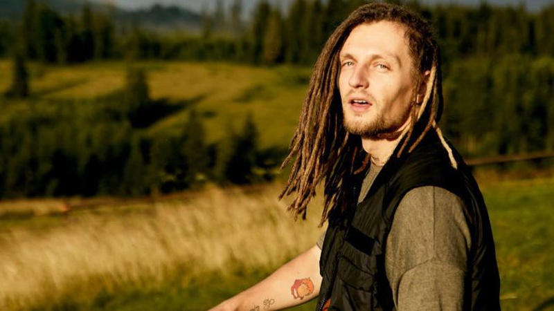 Артист з Волині випустив пісню про випускний