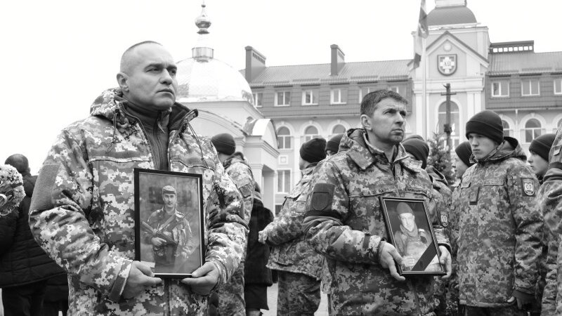 Невимовний біль: у Луцьку попрощалися із двома полеглими Героями. ФОТО