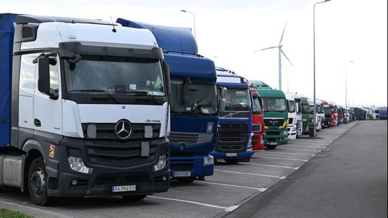 Польські перевізники призупинили акцію протесту: уклали домовленість