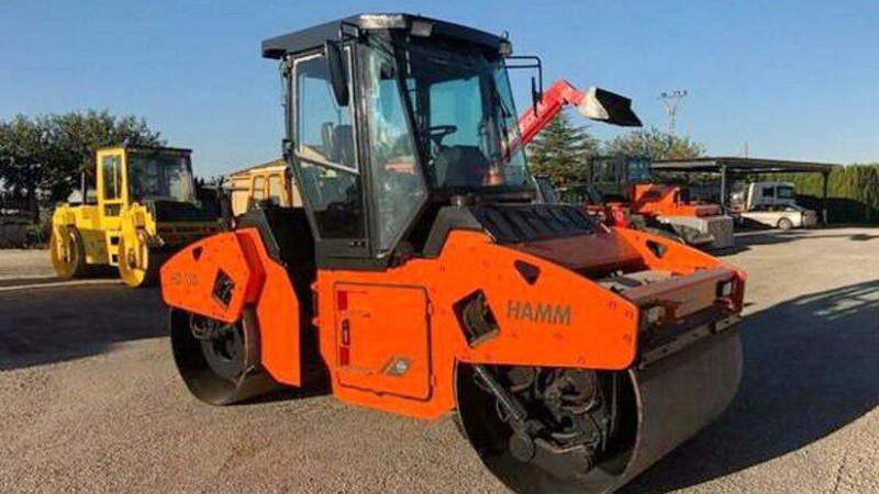 Врізався у легковик: на Волині за п’яну їзду водій котка заплатить штраф