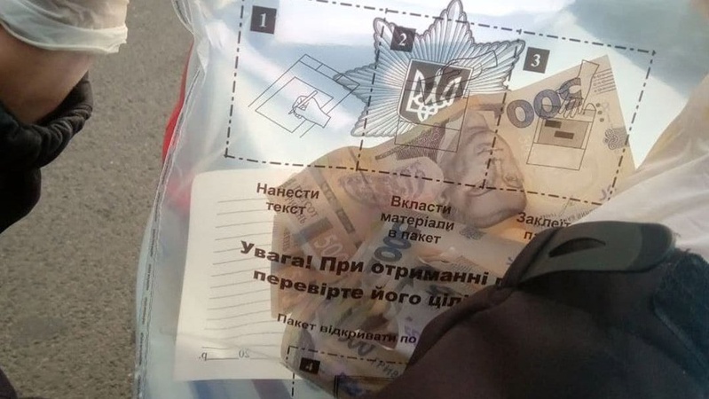 У Луцьку п’яний водій пропонував патрульним понад  5 тисяч гривень