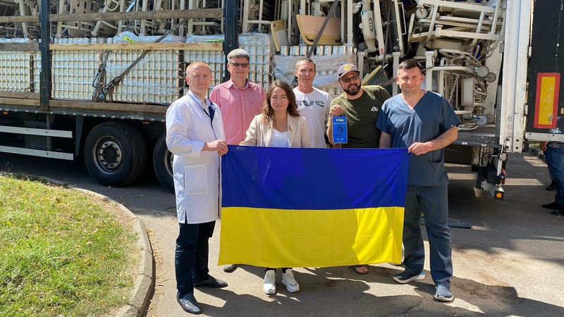 Ліжка, матраци та боксами для немовлят: у Нововолинську лікарню привезли гумдопомогу