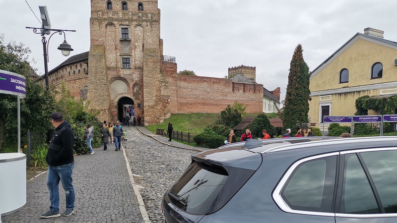 В режимі надзвичайної секретності: партія «За майбутнє» проводить форум у Луцькому замку