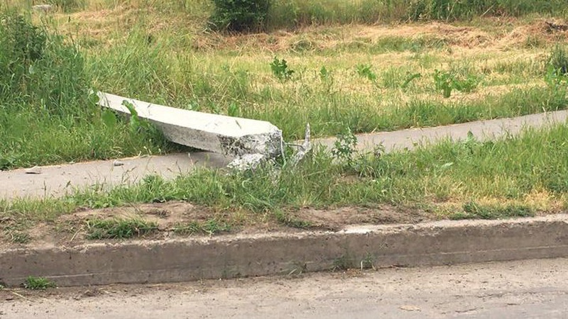 У місті на Волині внаслідок ДТП впала електроопора