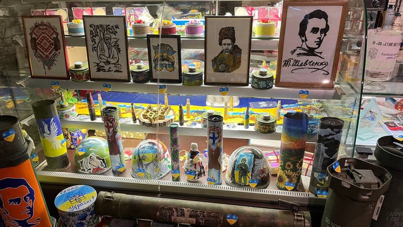 У Луцьку відкрили інклюзивну крамничку із сувенірами