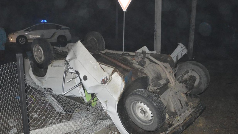 На Волині неповнолітній водій врізався в електроопору