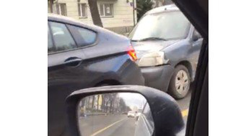 У Луцьку сталася аварія з трьома автомобілями. ВІДЕО