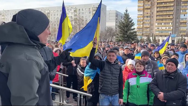 Окупанти обстріляли учасників мітингу за Україну в Енергодарі