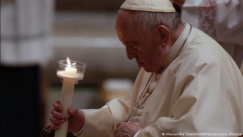 Папа Римський під час великодньої служби привітався українською: «Христос воскрес!»