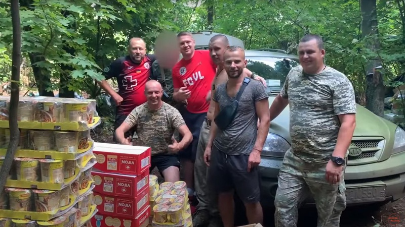 Тарас Михалик розповів, чому не розірвав контракт з «Локомотивом» і як ганяє автівки на передову