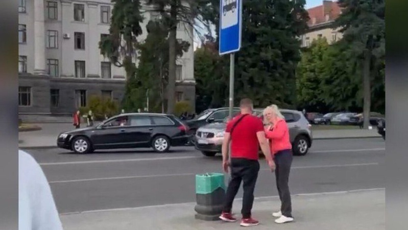 Поліцейські знайшли водія, який вдарив жінку в центрі Луцька