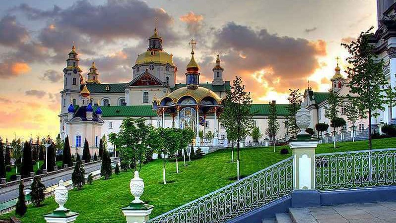 В УПЦ МП можуть забрати Почаївську лавру