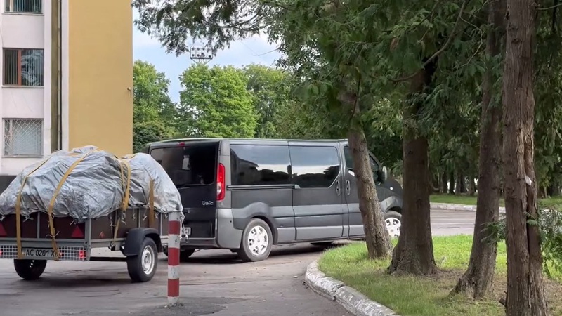 Квадрокоптери з тепловізором, генератор, маскувальні сітки: Нововолинська громада зібрала допомогу для бійців ЗСУ