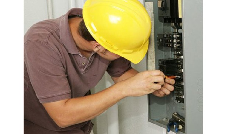 У лучан відключать електроенергію: де та коли зникне світло