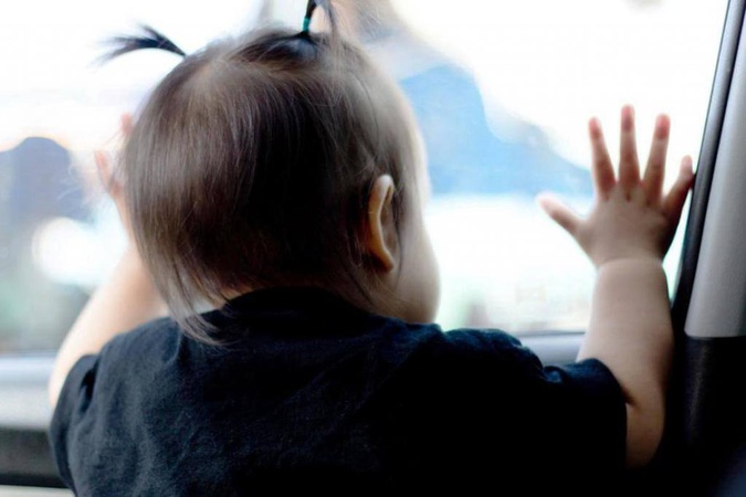 У Луцьку в автомобілі зачинилася 2-річна дитина. ВІДЕО