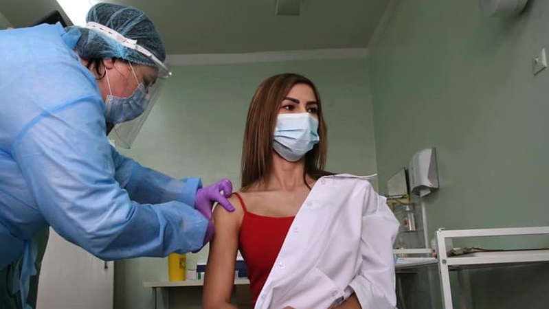 В Україні за добу вакцинували рекордну кількість людей