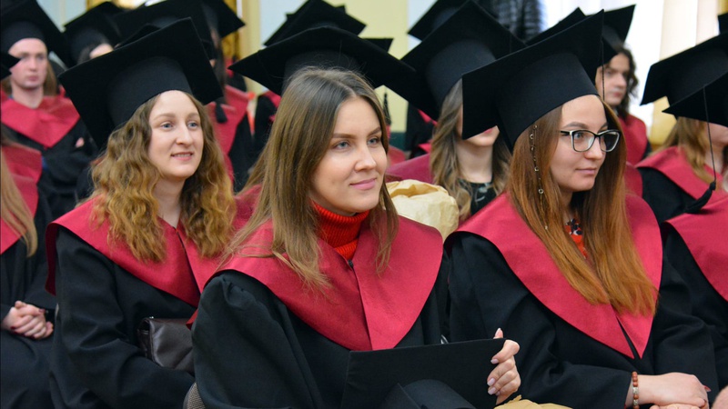 Як у Волинському національному університеті дипломи магістрів вручали. ФОТО