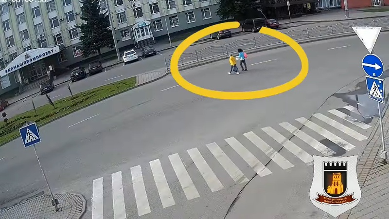 Пішохід не завжди правий, або Як у Луцьку ігнорують «зебру»