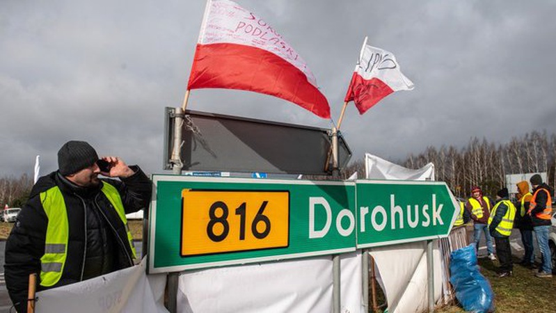 Польські фермери тимчасово розблокують один з пунктів пропуску
