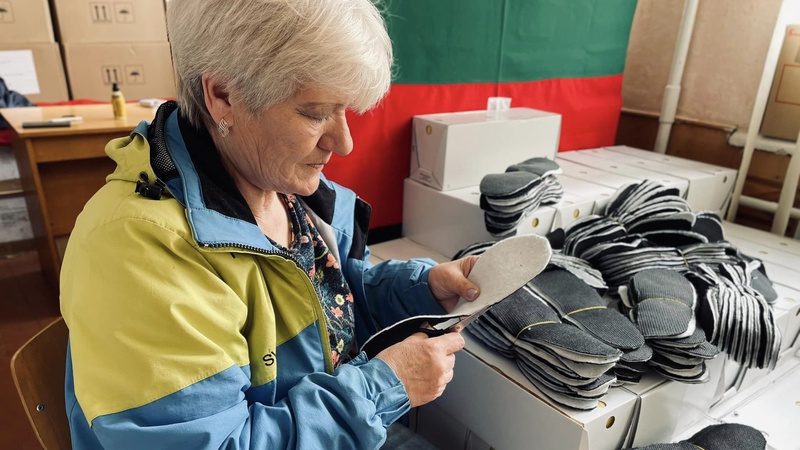 Волонтерка з Нововолинська пошила п’ять тисяч устілок для військових