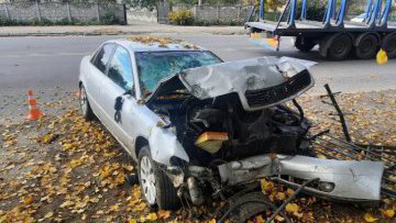 На Волині легковик зіткнувся з вантажівкою з причепом