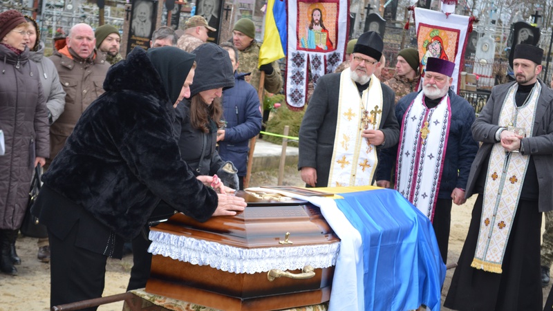 Святвечір, вмитий гіркими сльозами: на Волині поховали загиблого Героя Олександра Карпіка