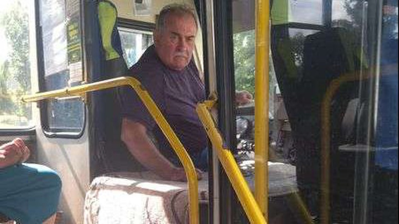 Волинянка показала «недоводія» автобуса, який регулярно ігнорує військового на зупинці