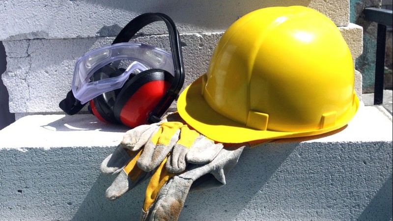 На Волині під час чищення елеватора травмувався чоловік