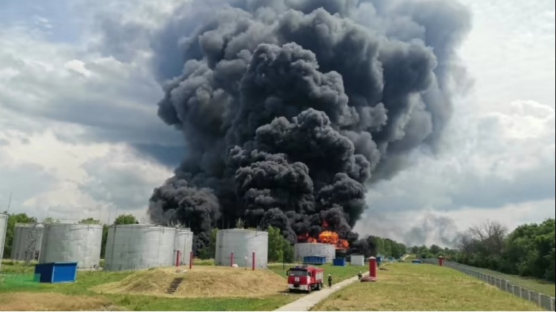 Нафтобазу в Воронежі гасили понад 12 годин
