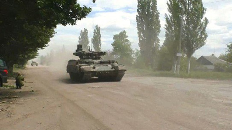 Рф змінює тактику на Луганщині: заходить на Сєвєродонецьк з флангів, але «котла» – немає