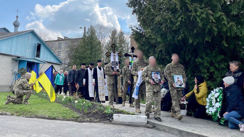 У Страсний Четвер громада на Волині прощалася із двома загиблими Героями. ФОТО