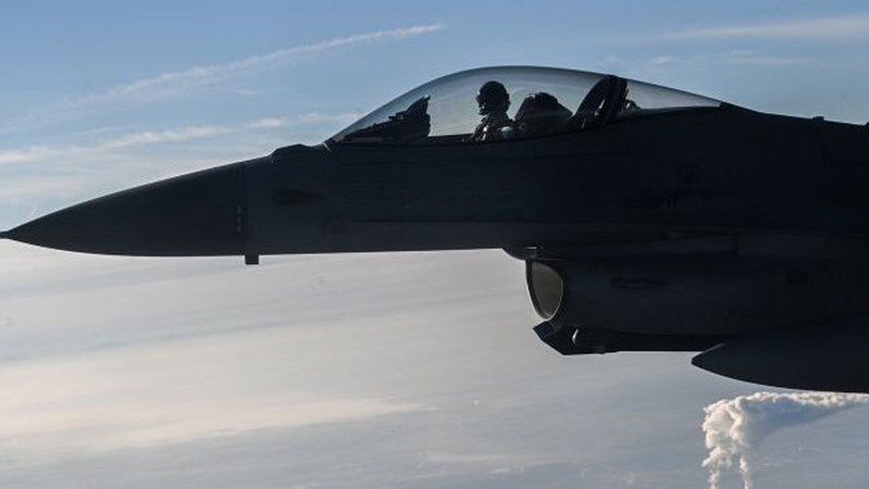 Під час контрнаступу Україна не отримає винищувачі, – глава Військового комітету НАТО