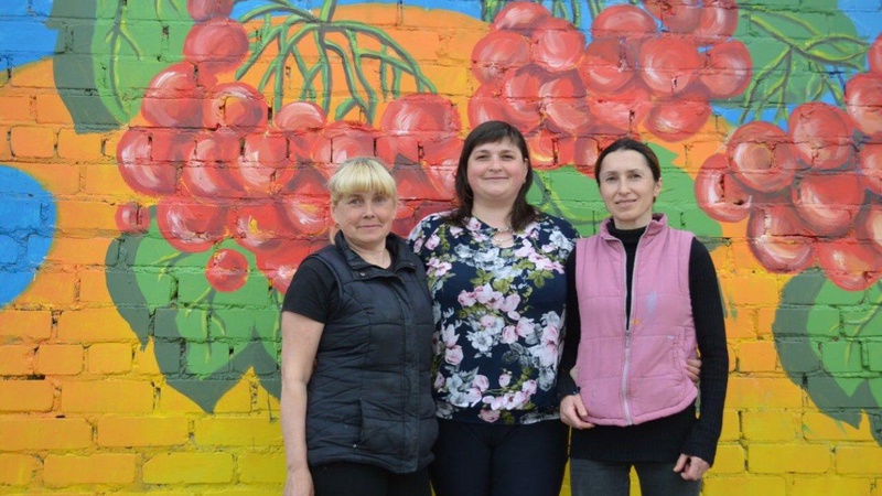 Художниці з Волині створили патріотичний мурал