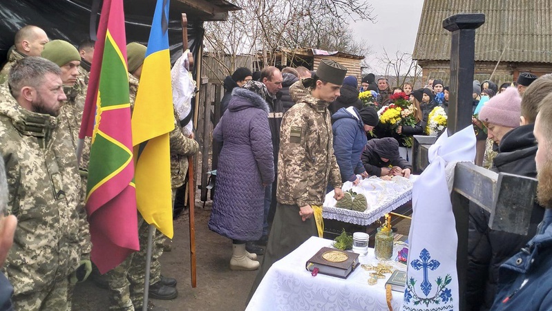 Остання дорога молодого воїна: Волинь попрощалася з полеглим Героєм Вікторем Штанем