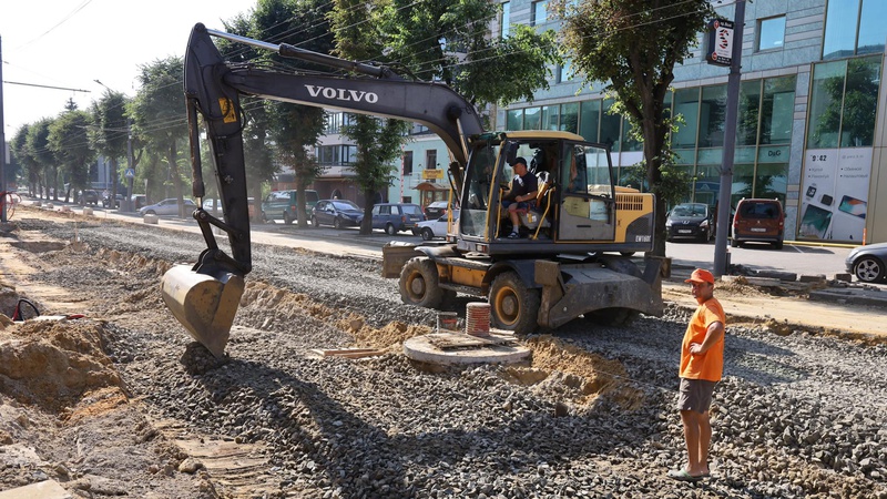 Показали на якому етапі реконструкція дороги на проспекті Волі у Луцьку. ФОТО